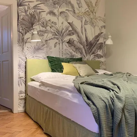 Апартаменти Gemuetliche In Geidorf Mit Garten- Grazer Dom-naehe By Interhome Грац