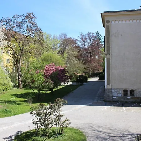 Gemuetliche In Geidorf Mit Garten- Grazer Dom-naehe By Interhome Апартаменти Грац