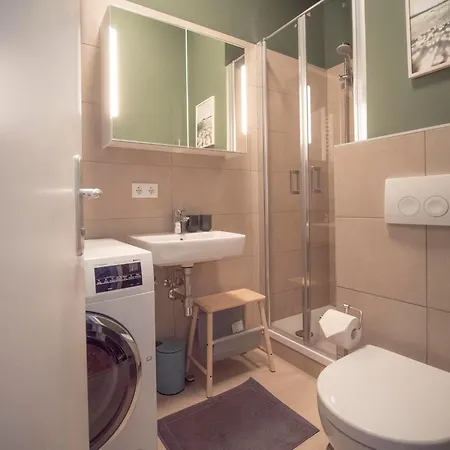 Апартаменти Gemuetliche In Geidorf Mit Garten- Grazer Dom-naehe By Interhome