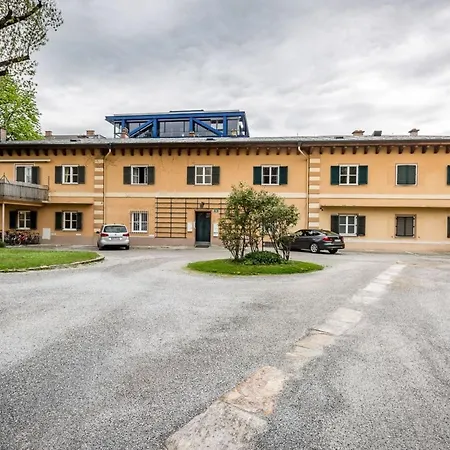 Gemuetliche In Geidorf Mit Garten- Grazer Dom-naehe By Interhome * Грац